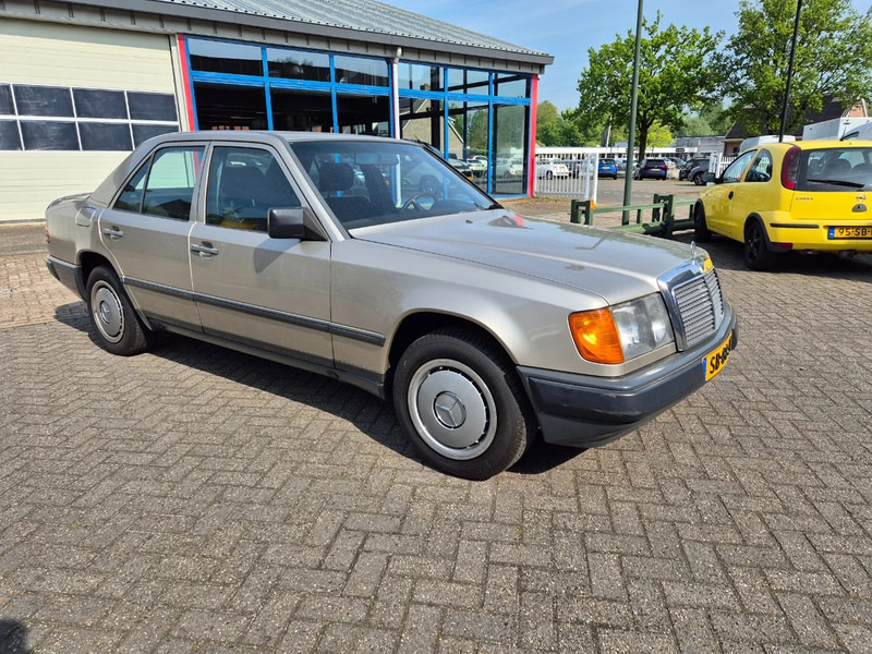 Osobní auto Mercedes-Benz E-Klasse: obrázek 8