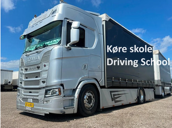 Skříňový nákladní auto SCANIA S 660