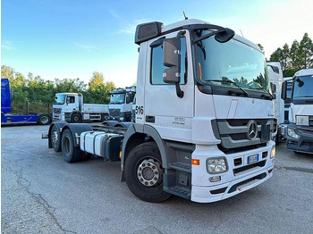 Podvozek s kabinou MERCEDES-BENZ Actros 2532