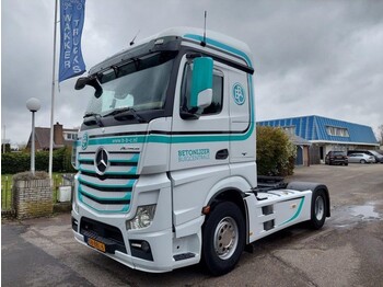 Tahač MERCEDES-BENZ Actros 1842