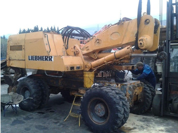 Kolesové rýpadlo LIEBHERR A 912