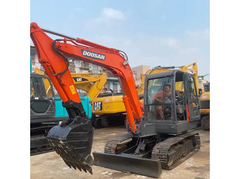 Pásové rýpadlo DOOSAN DX55