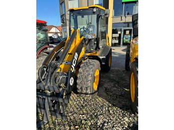 Kolový nakladač JCB 409