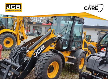 Kolový nakladač JCB 409