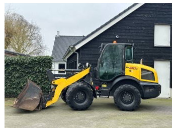 Kolový nakladač New Holland W80C complete machine: obrázek 4