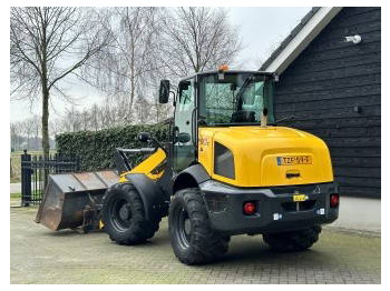 Kolový nakladač New Holland W80C complete machine: obrázek 3