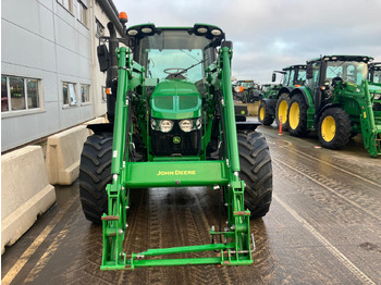 Traktor John Deere 6120M: obrázek 3