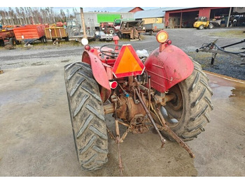 Traktor Massey Ferguson 135 traktori - VIDEO: obrázek 4