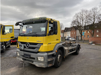 Hákový nosič kontejnerů MERCEDES-BENZ Axor 1829