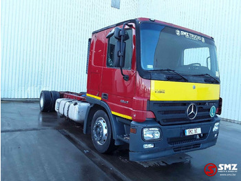 Podvozek s kabinou MERCEDES-BENZ Actros 1841