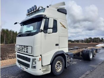 Podvozek s kabinou VOLVO FH13