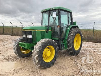 Traktor JOHN DEERE 6400