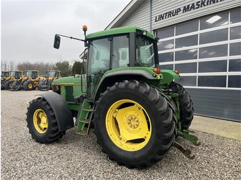 Traktor John Deere 6800 Med frontlift.: obrázek 3