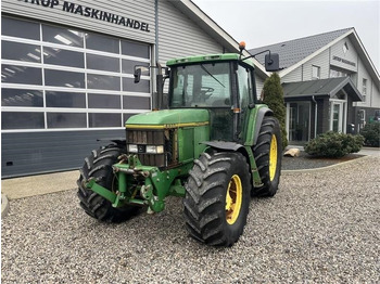 Traktor John Deere 6800 Med frontlift.: obrázek 2