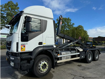 Hákový nosič kontejnerů IVECO Stralis 450