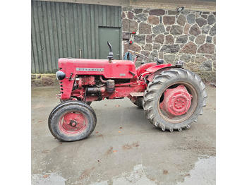 Traktor McCORMICK