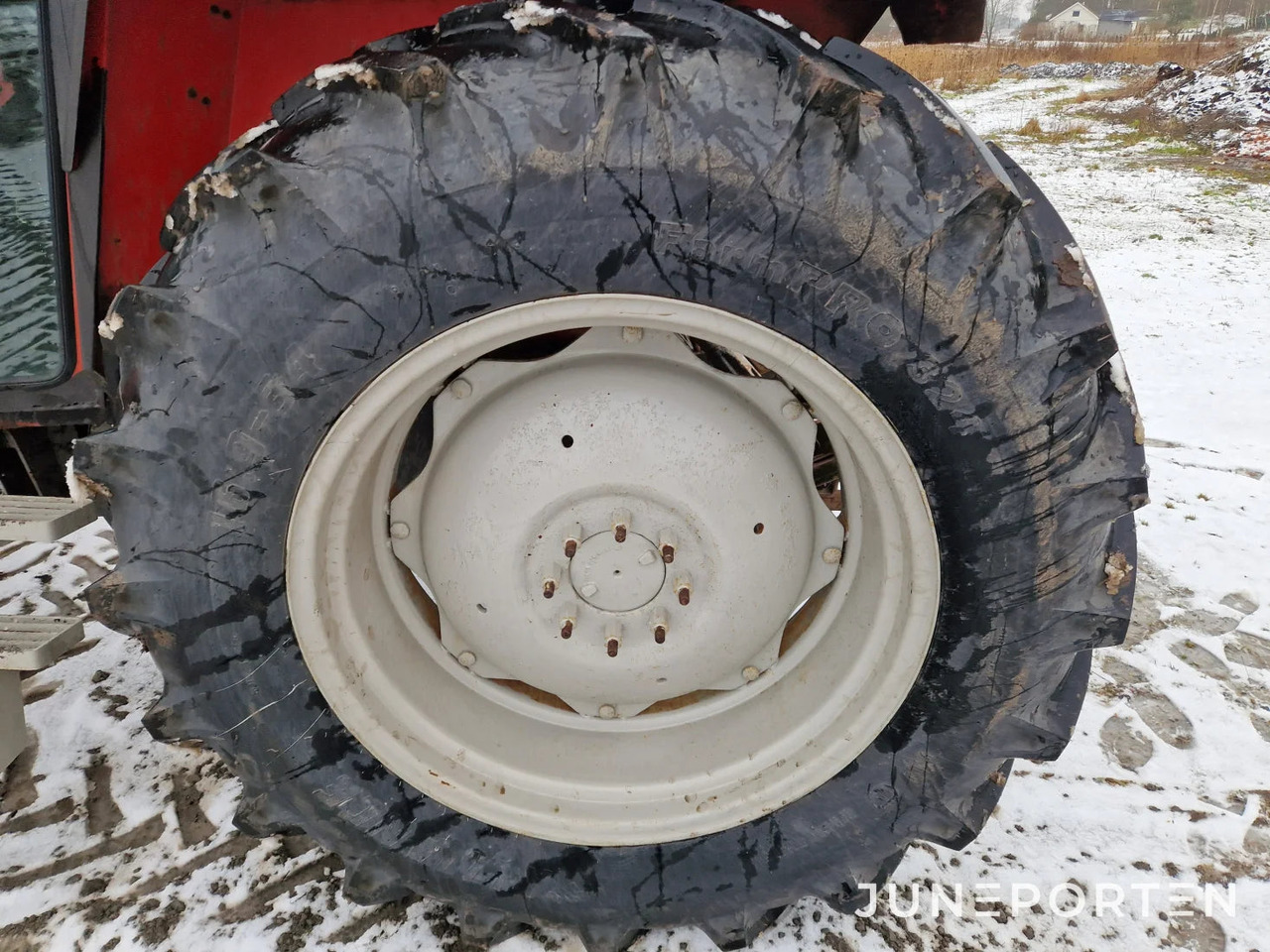 Traktor Massey Ferguson 575 MP 4WD: obrázek 23