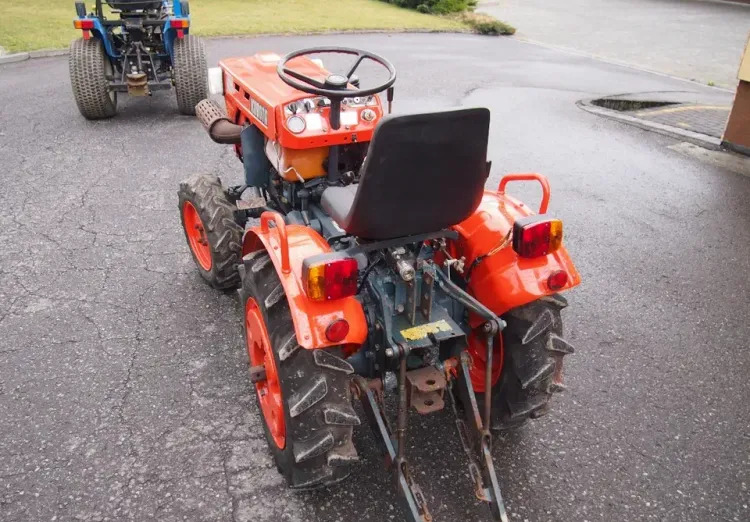 Traktor Ciągnik Kubota B6100 1995 4x4: obrázek 8