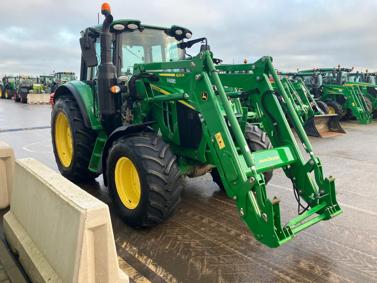 Traktor John Deere 6120M: obrázek 7