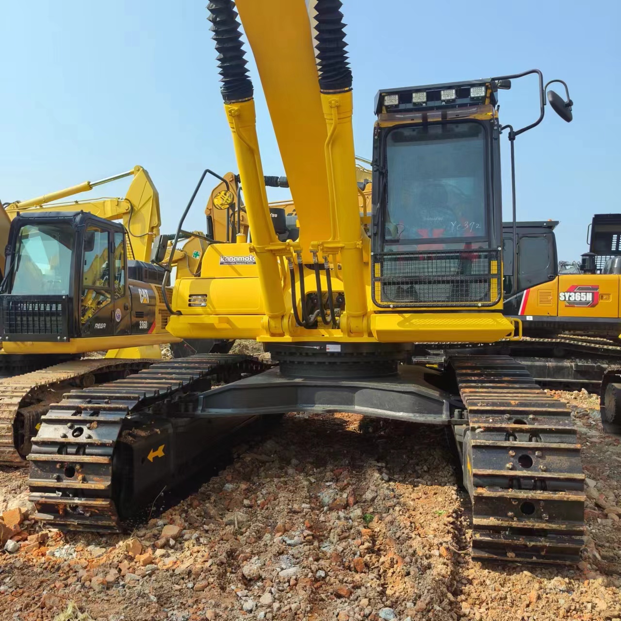 Pásové rýpadlo KOMATSU PC450: obrázek 7