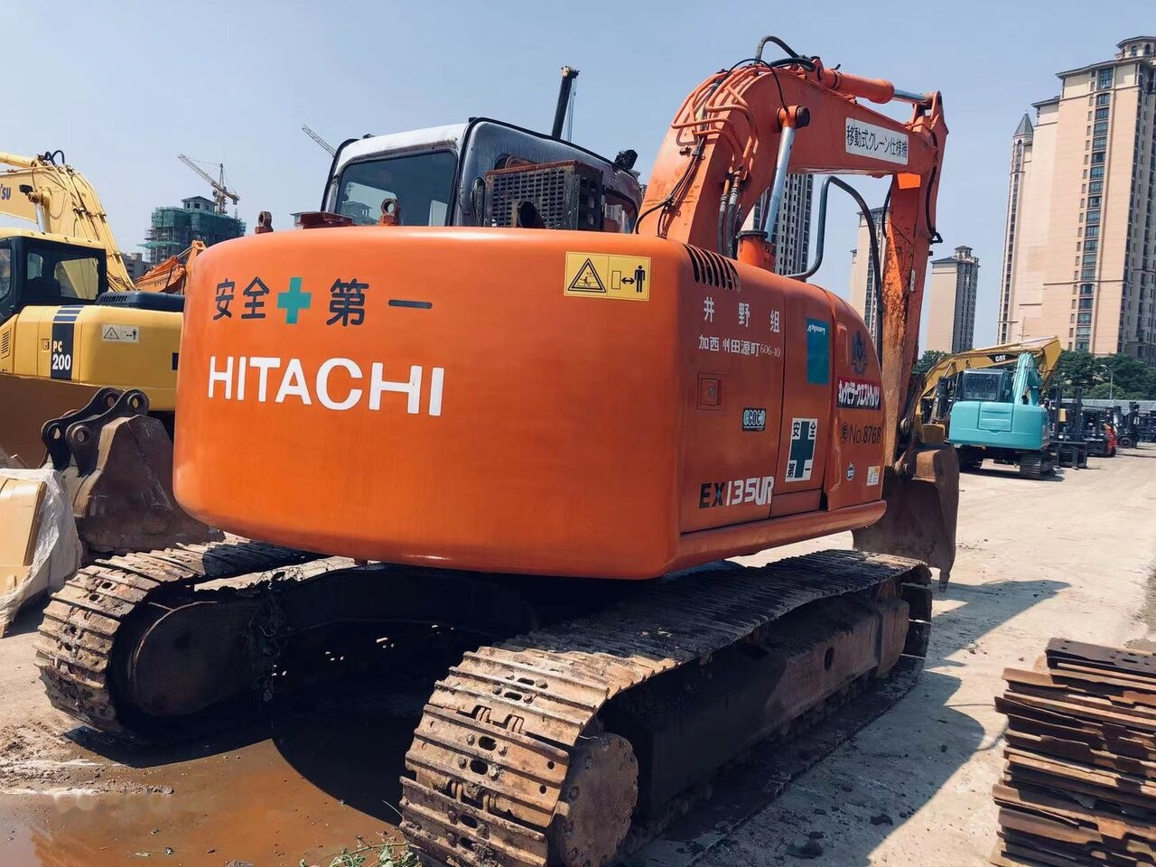 Pásové rýpadlo Hitachi EX135: obrázek 7