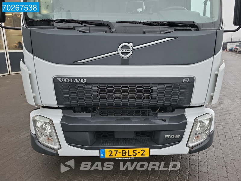 Skříňový nákladní auto Volvo FL 210 4X2 12t NL-Truck Ladebordwand Navi Euro 6: obrázek 18