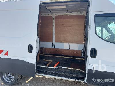 Furgon IVECO DAILY Vehicule Utilitaire: obrázek 32